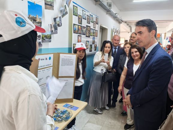 KAYMAKAMIMIZ SAYIN CEVAT GÜN TÜBİTAK 4006 BİLİM FUARINA KATILDI.