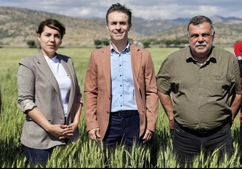 DÜNYA ÇİFTÇİLER GÜNÜNDE TOPRAĞIN EMEKÇİLERİ UNUTULMADI.